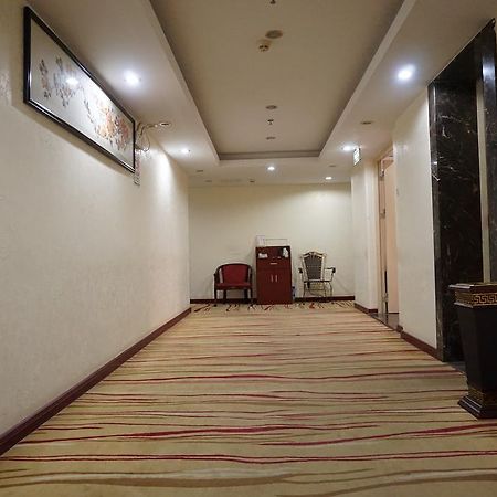 Guangdong Oversea Chinese Hotel Guangzhou Exteriör bild