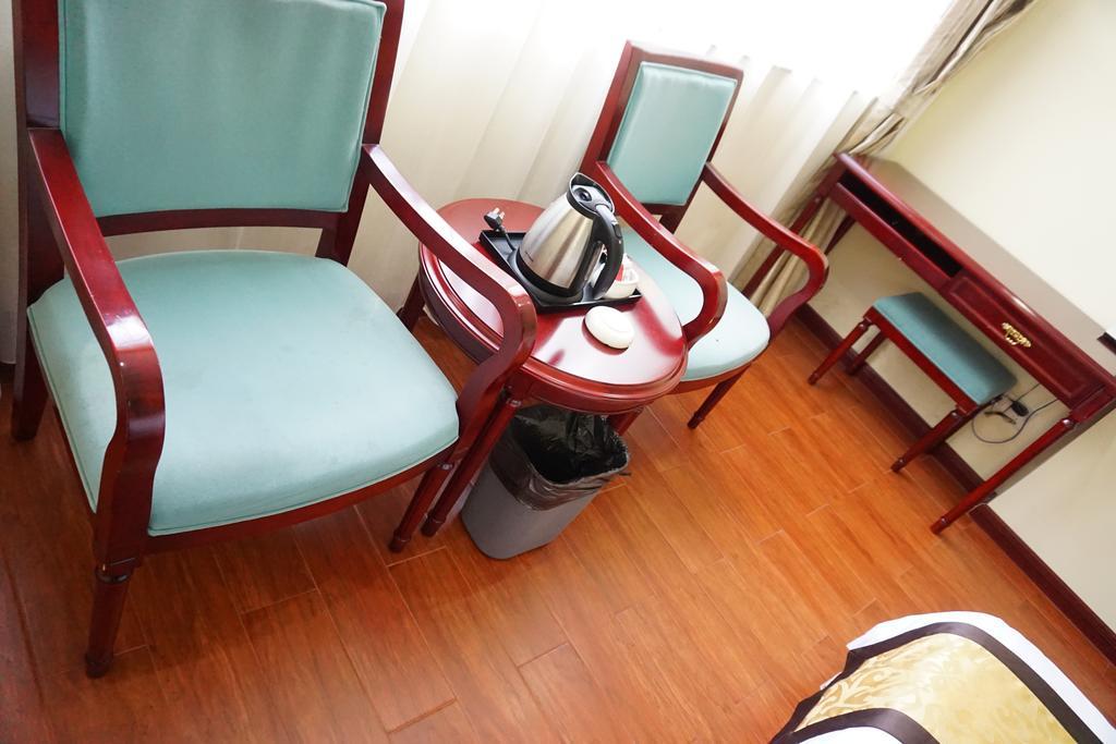 Guangdong Oversea Chinese Hotel Guangzhou Rum bild