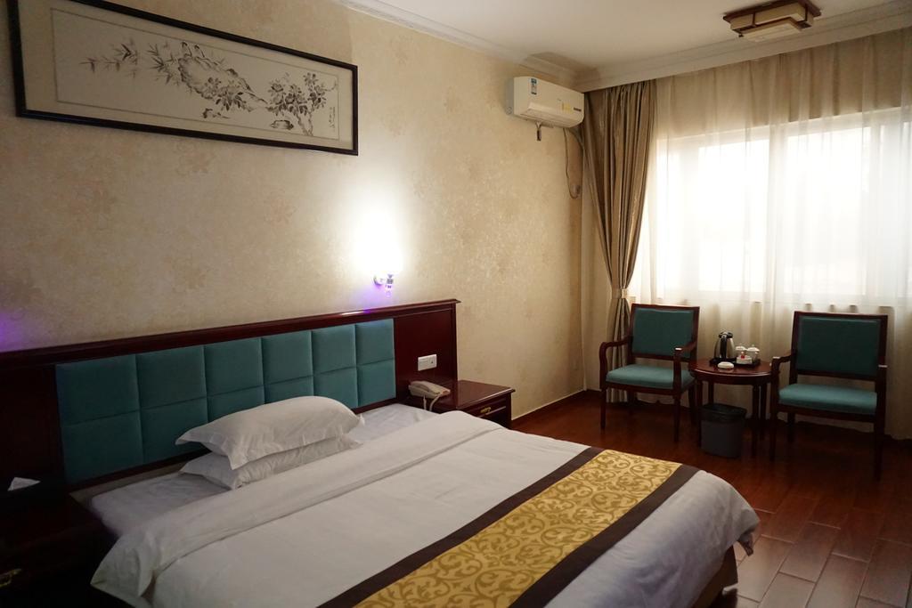 Guangdong Oversea Chinese Hotel Guangzhou Exteriör bild